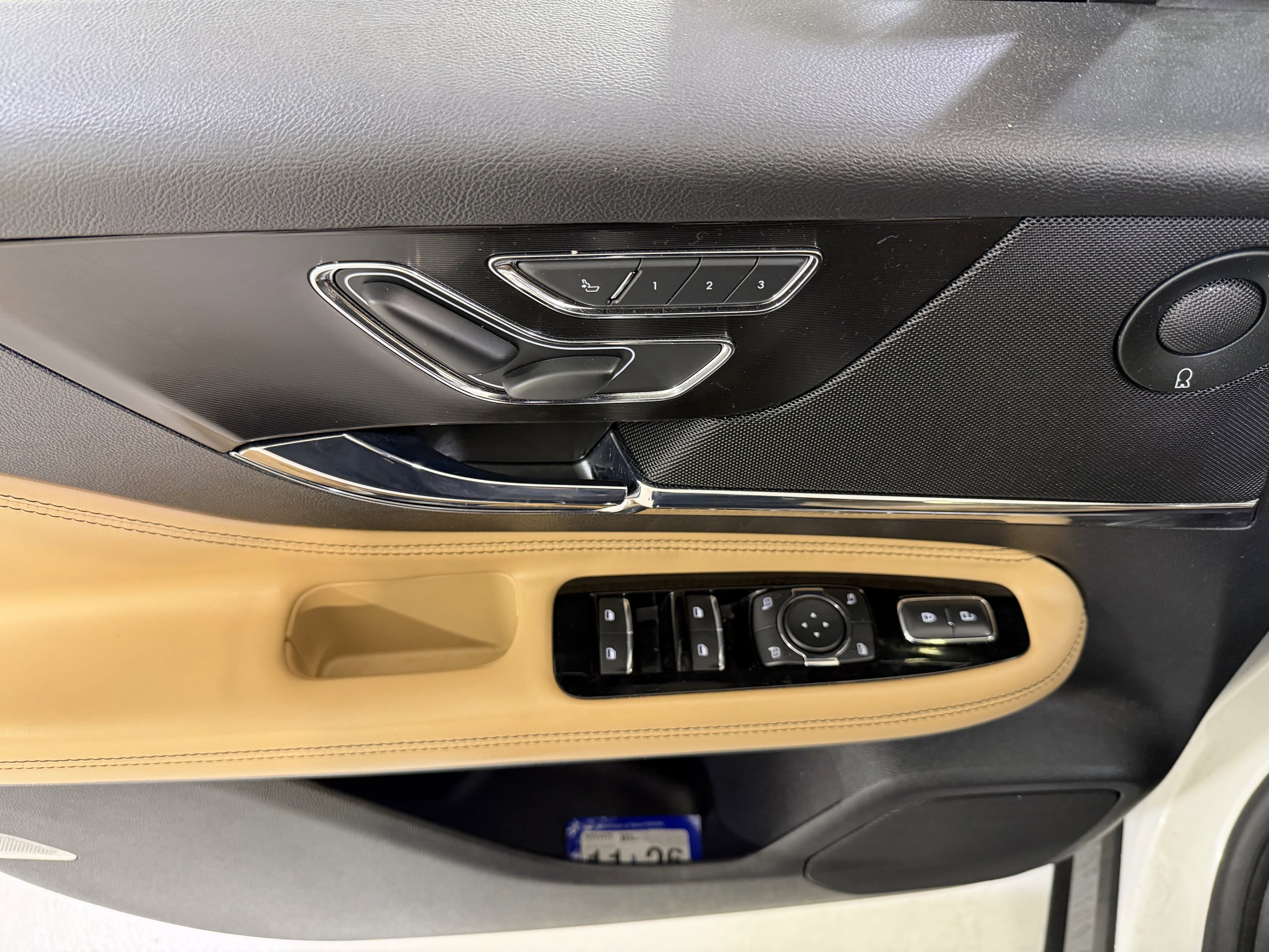 Used 2021 Lincoln Corsair Reserve w/ Equipment Group 201A FWD image 15