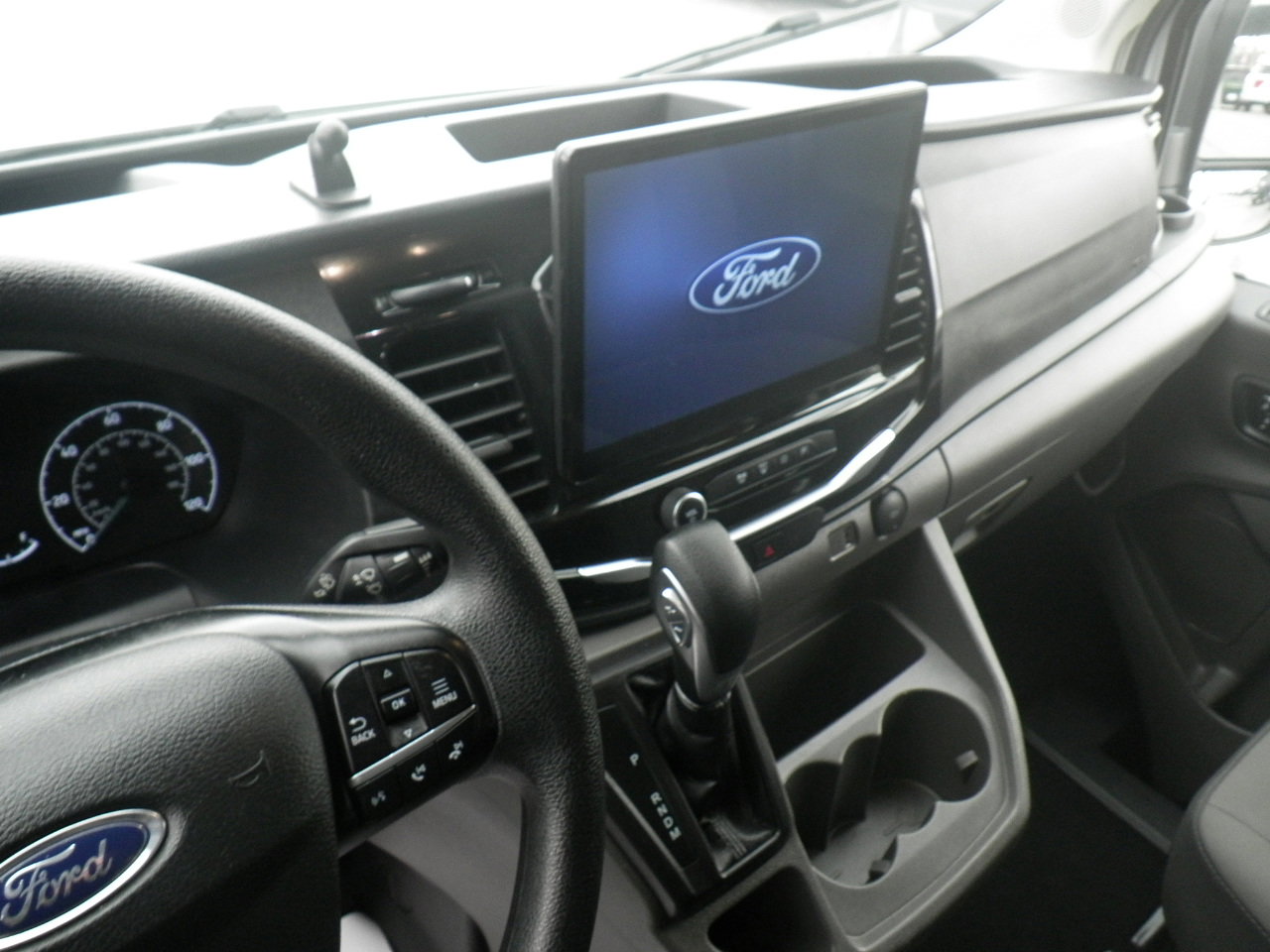 Used 2023 Ford Transit 350 XLT image 18