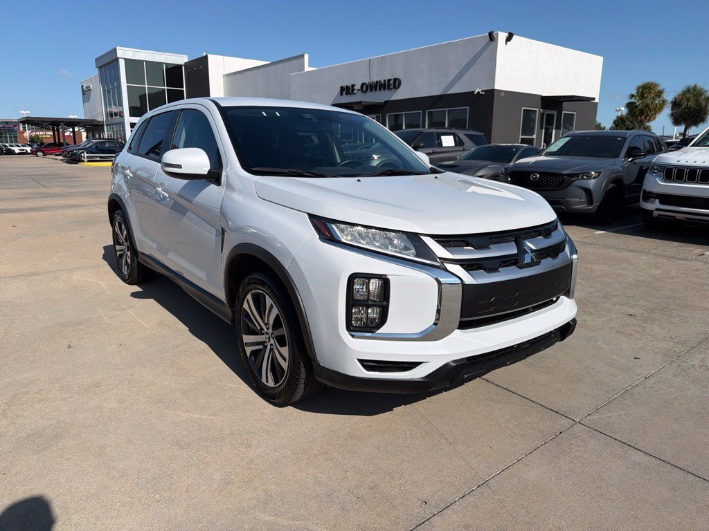 Used 2025 Mitsubishi Outlander Sport SE AWD/4WD image 1