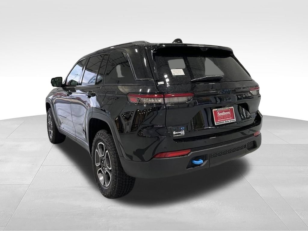 New 2024 Jeep Grand Cherokee Trailhawk w/ Advanced Protech Group II AWD/4WD image 8