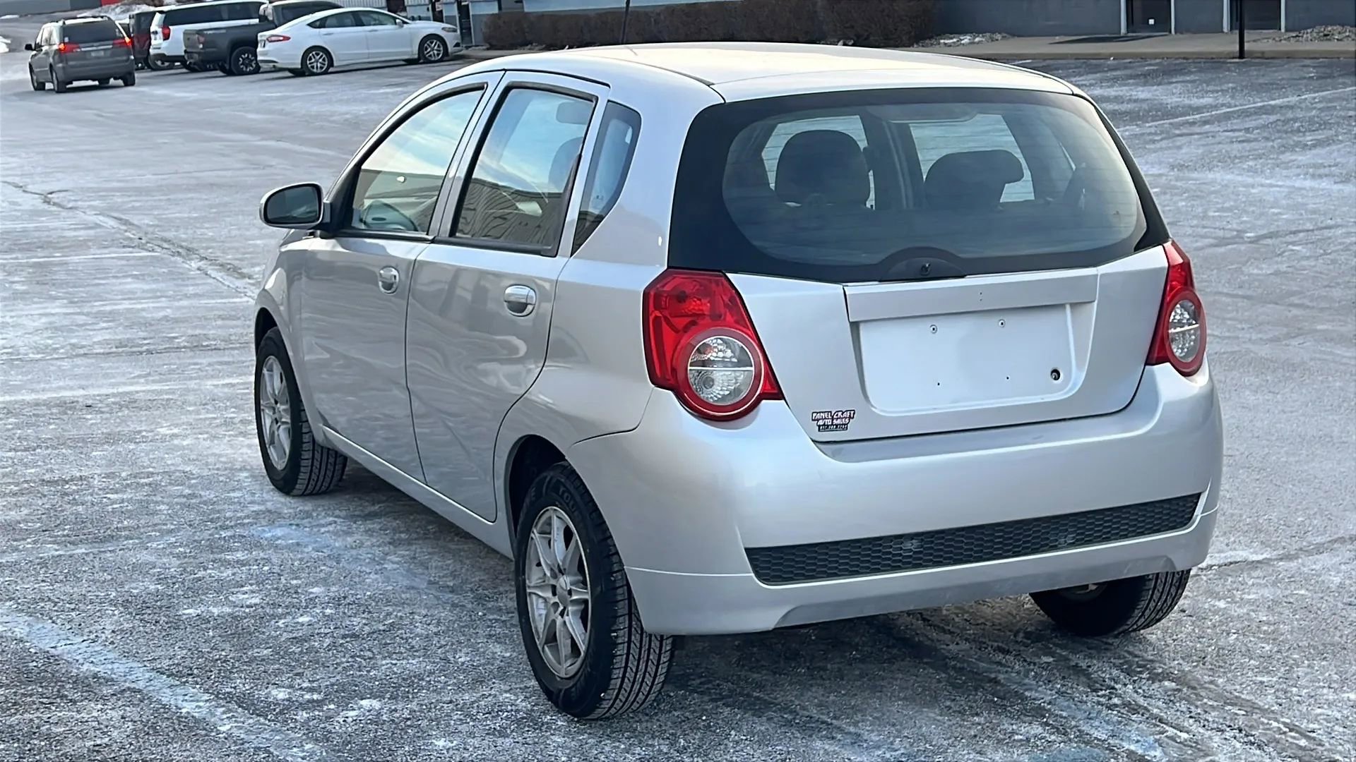 Used 2009 Chevrolet Aveo5 LT w/ Power and Convenience Package FWD image 5