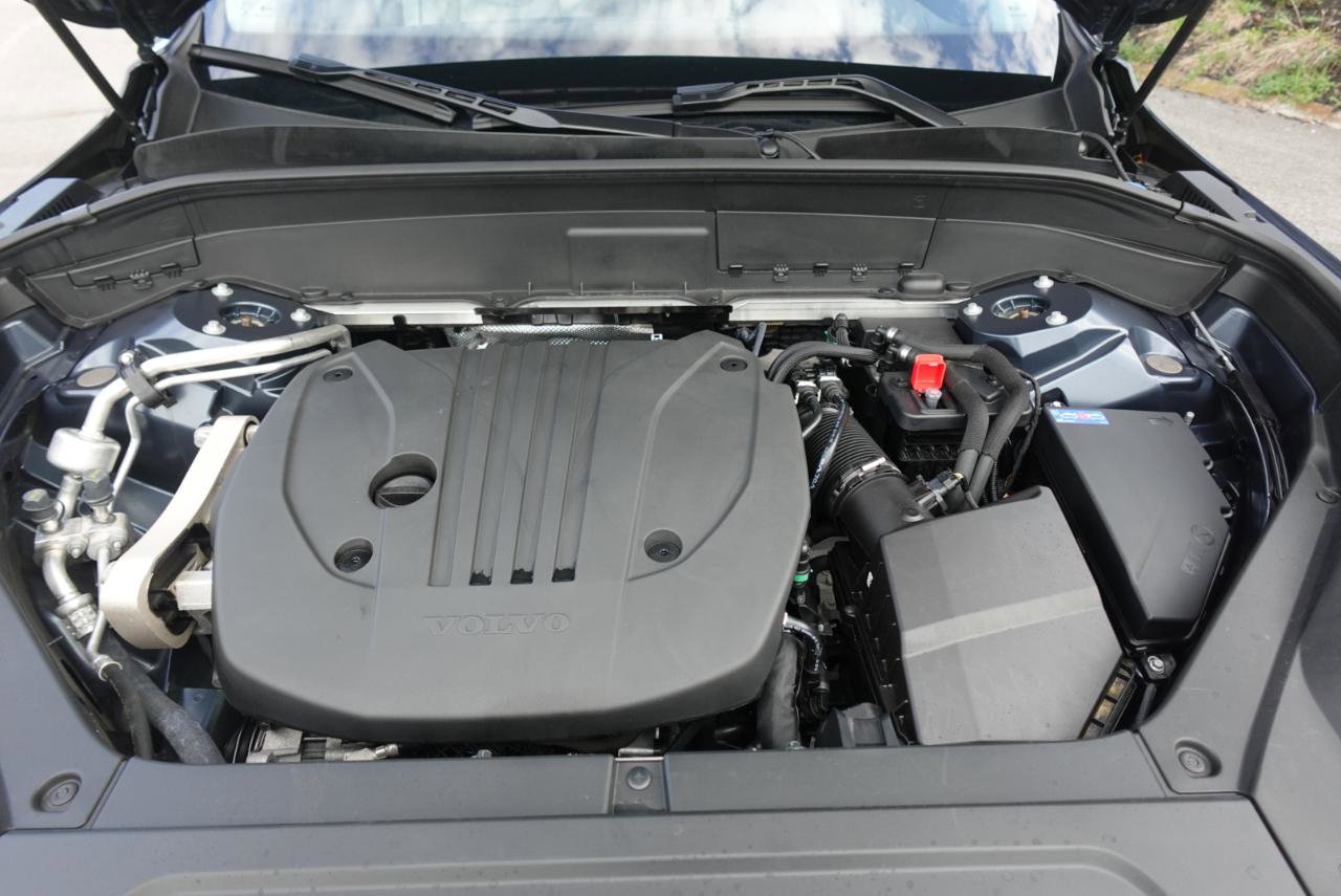 Used 2023 Volvo XC90 B5 Plus w/ Protection Package image 28