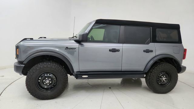 Used 2023 Ford Bronco Black Diamond image 3
