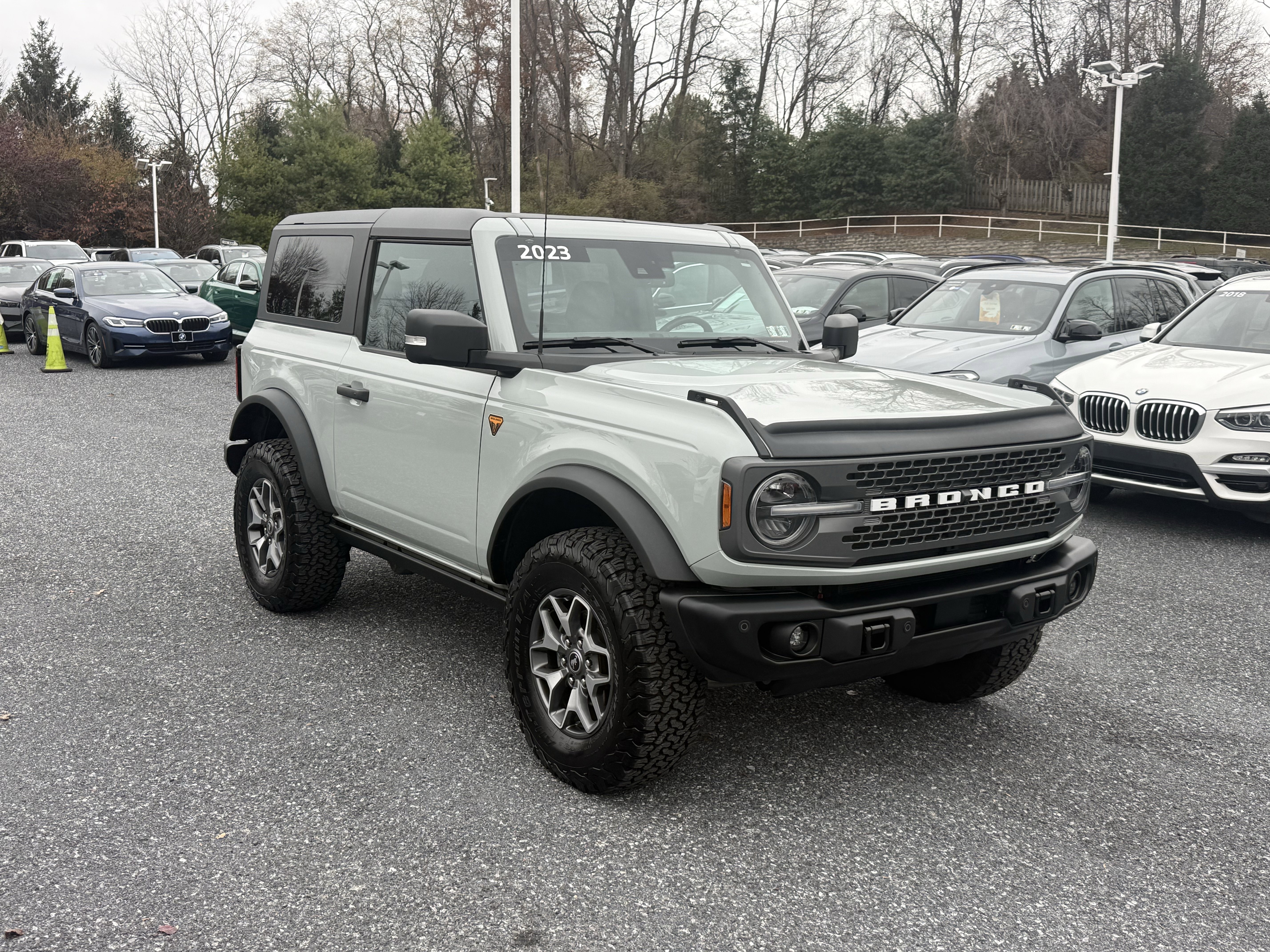 Used 2023 Ford Bronco Badlands image 3