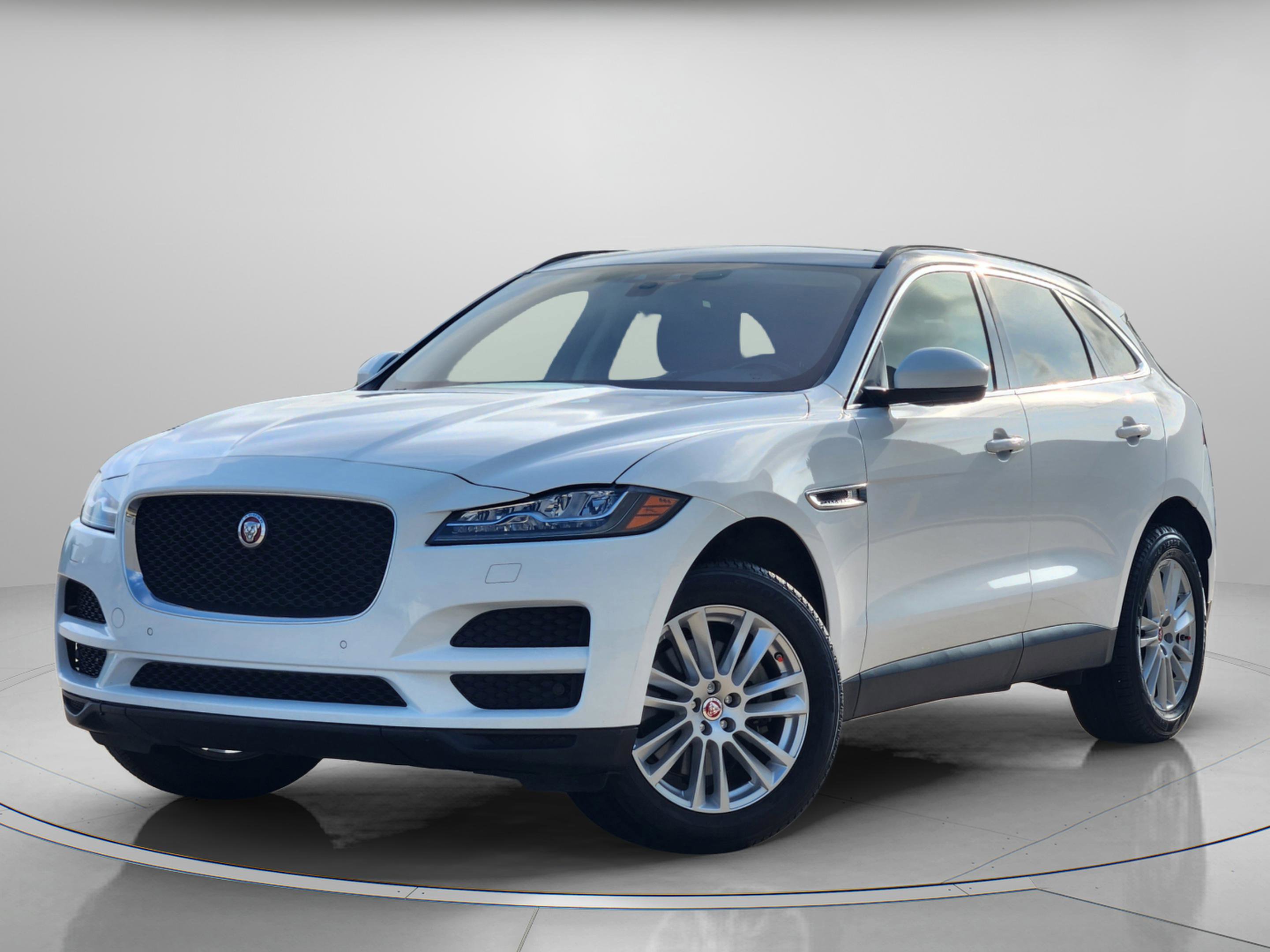 Used 2017 Jaguar F-PACE Prestige image 1