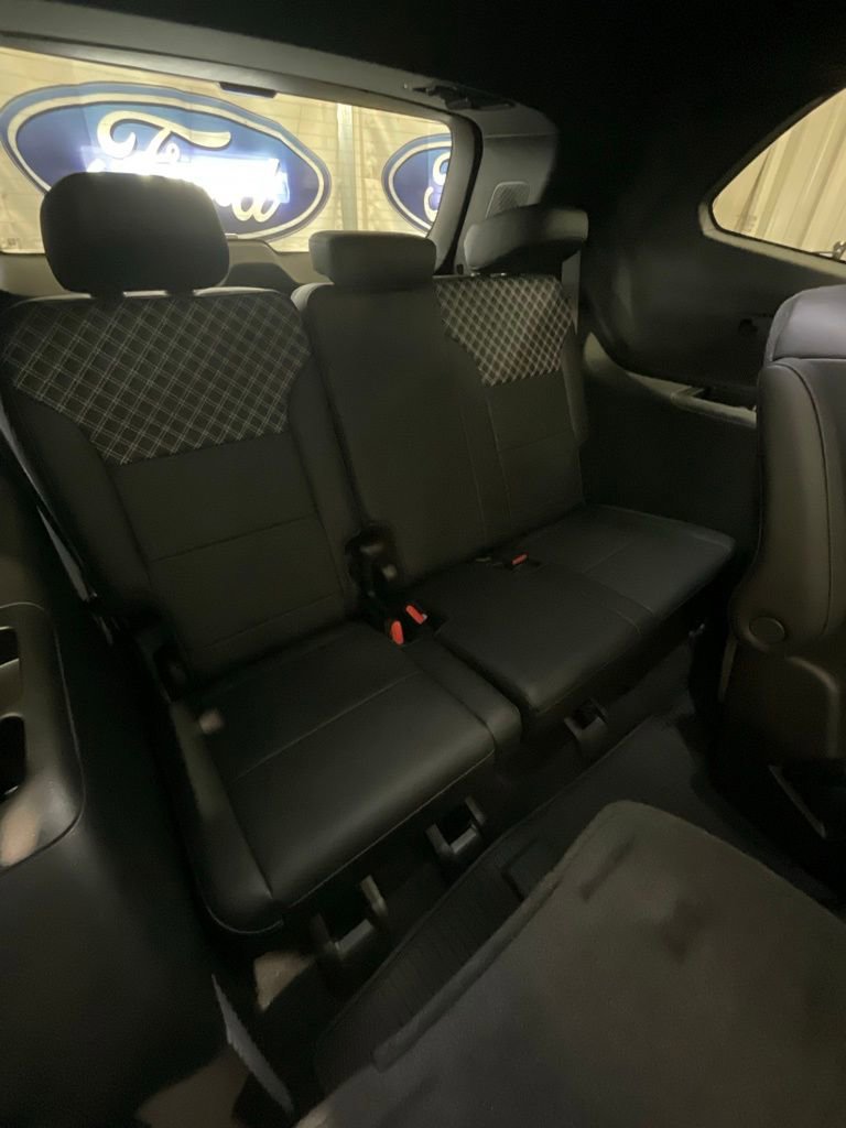 Used 2025 GMC Acadia Denali w/ Super Cruise Package image 13