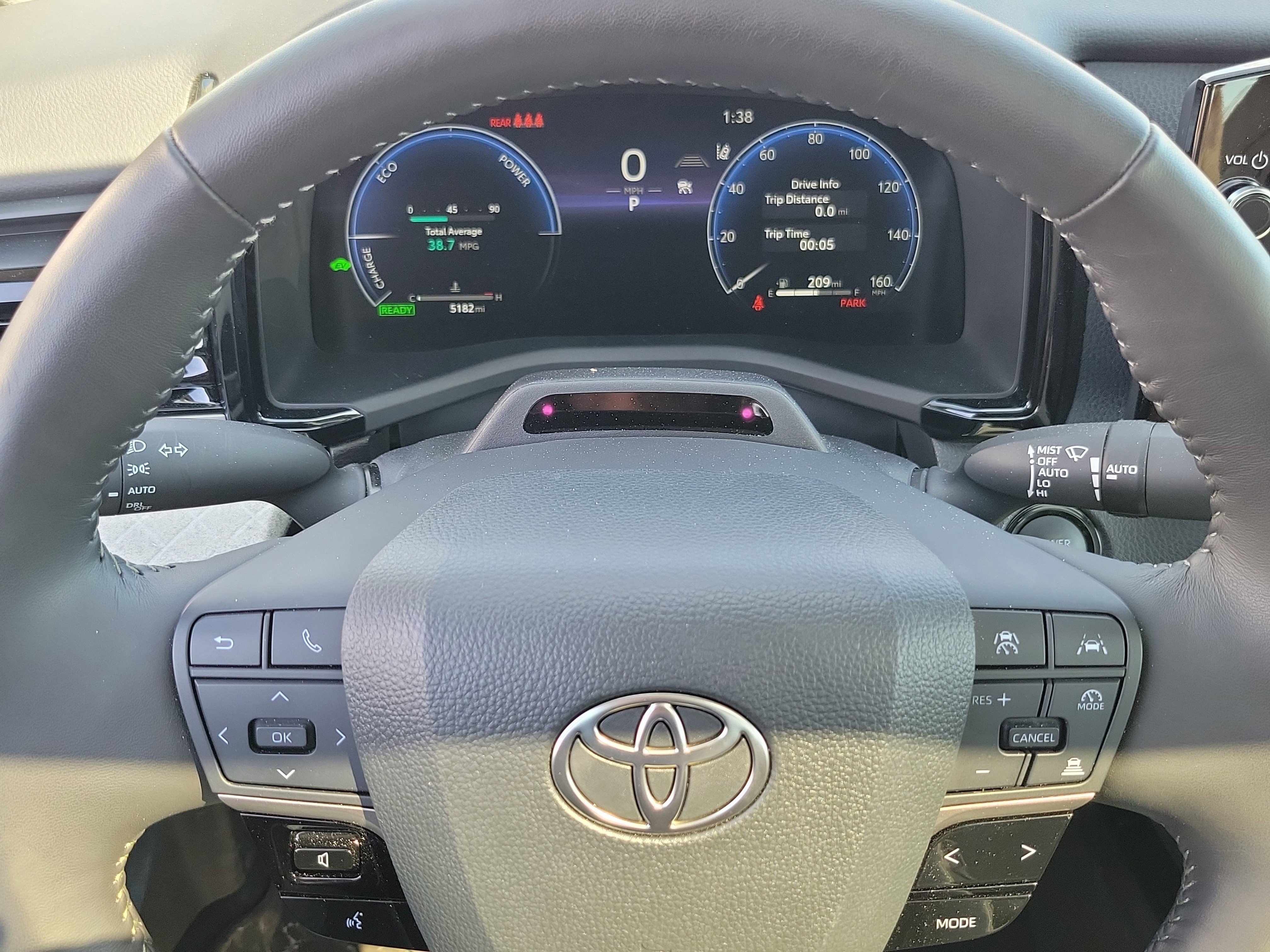 Used 2025 Toyota Camry XLE w/ Premium Plus Package image 23