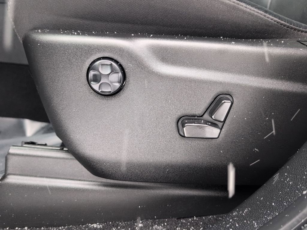 Used 2024 Dodge Durango GT image 27