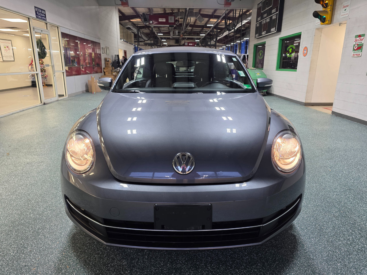 Used 2013 Volkswagen Beetle TDI image 3