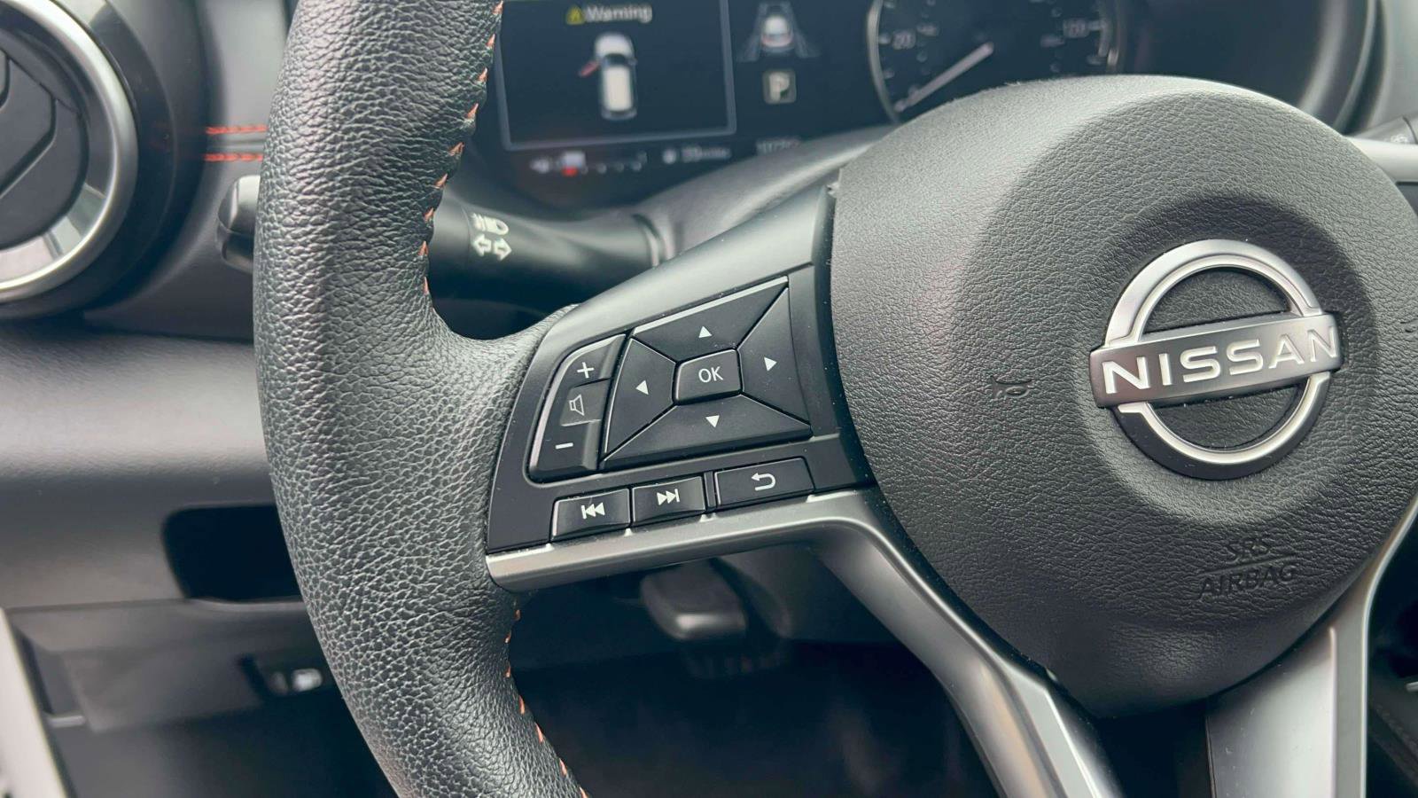 Used 2023 Nissan Kicks SR w/ Exterior Package FWD image 19