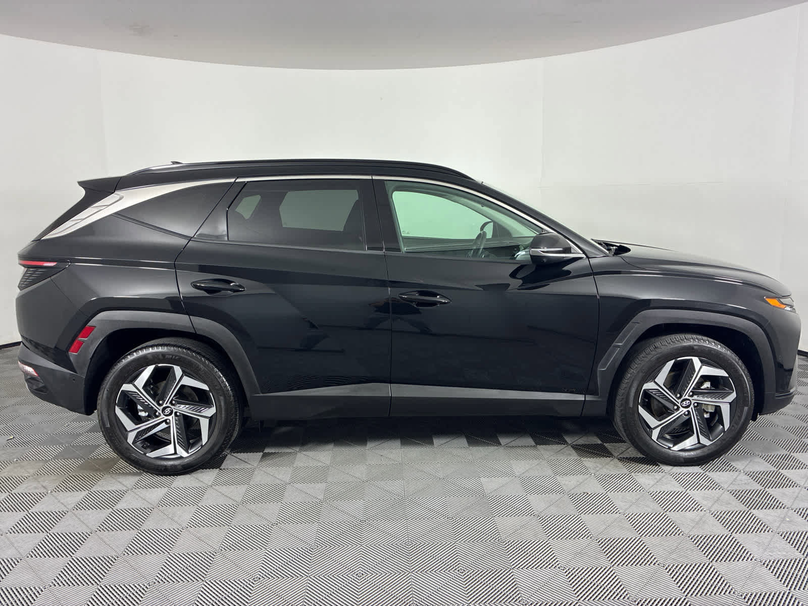 Used 2022 Hyundai Tucson Limited AWD/4WD image 4