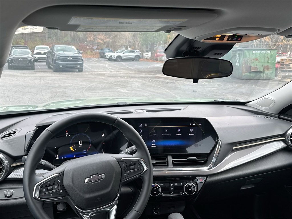 Used 2025 Chevrolet Trax ACTIV w/ Driver Confidence Package image 25