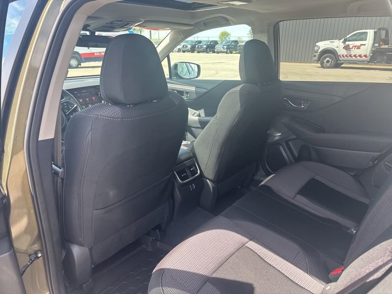 Used 2025 Subaru Outback Premium AWD/4WD image 14