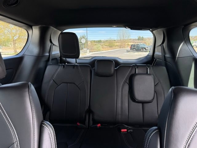 New 2026 Chrysler Pacifica Select FWD image 18