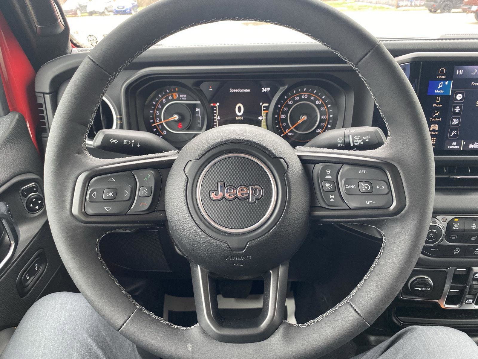 Used 2025 Jeep Gladiator High Tide image 18