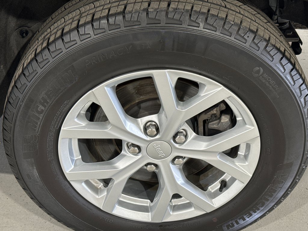 Used 2023 Jeep Grand Cherokee L Limited image 8