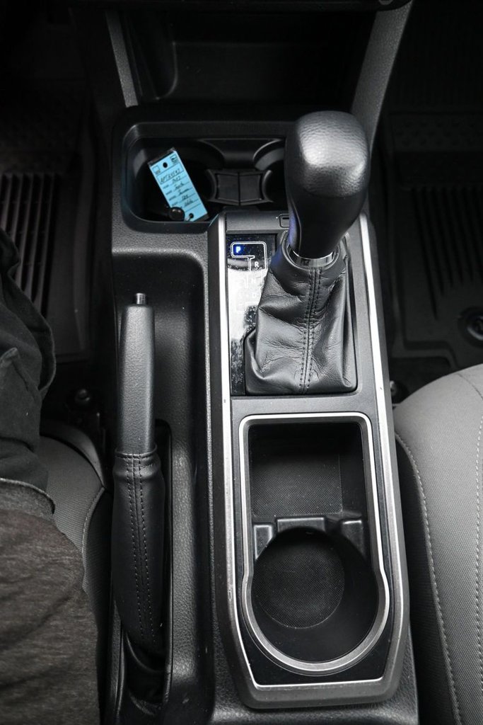 Used 2023 Toyota Tacoma SR5 AWD/4WD image 17