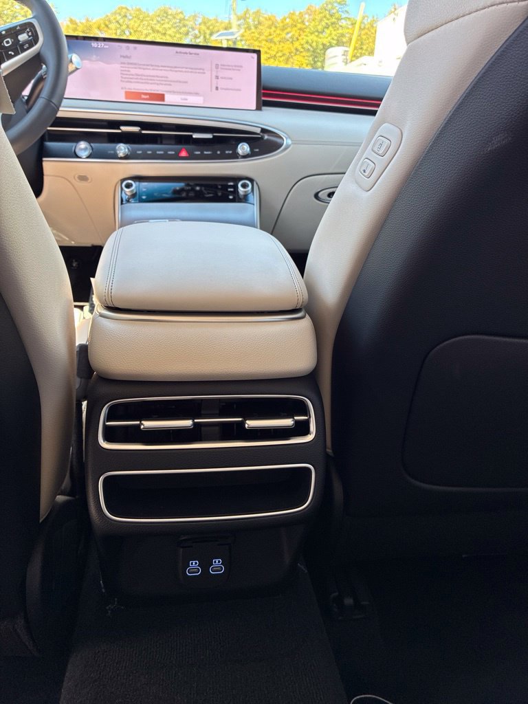 New 2027 Genesis GV70 2.5T Advanced AWD/4WD image 13