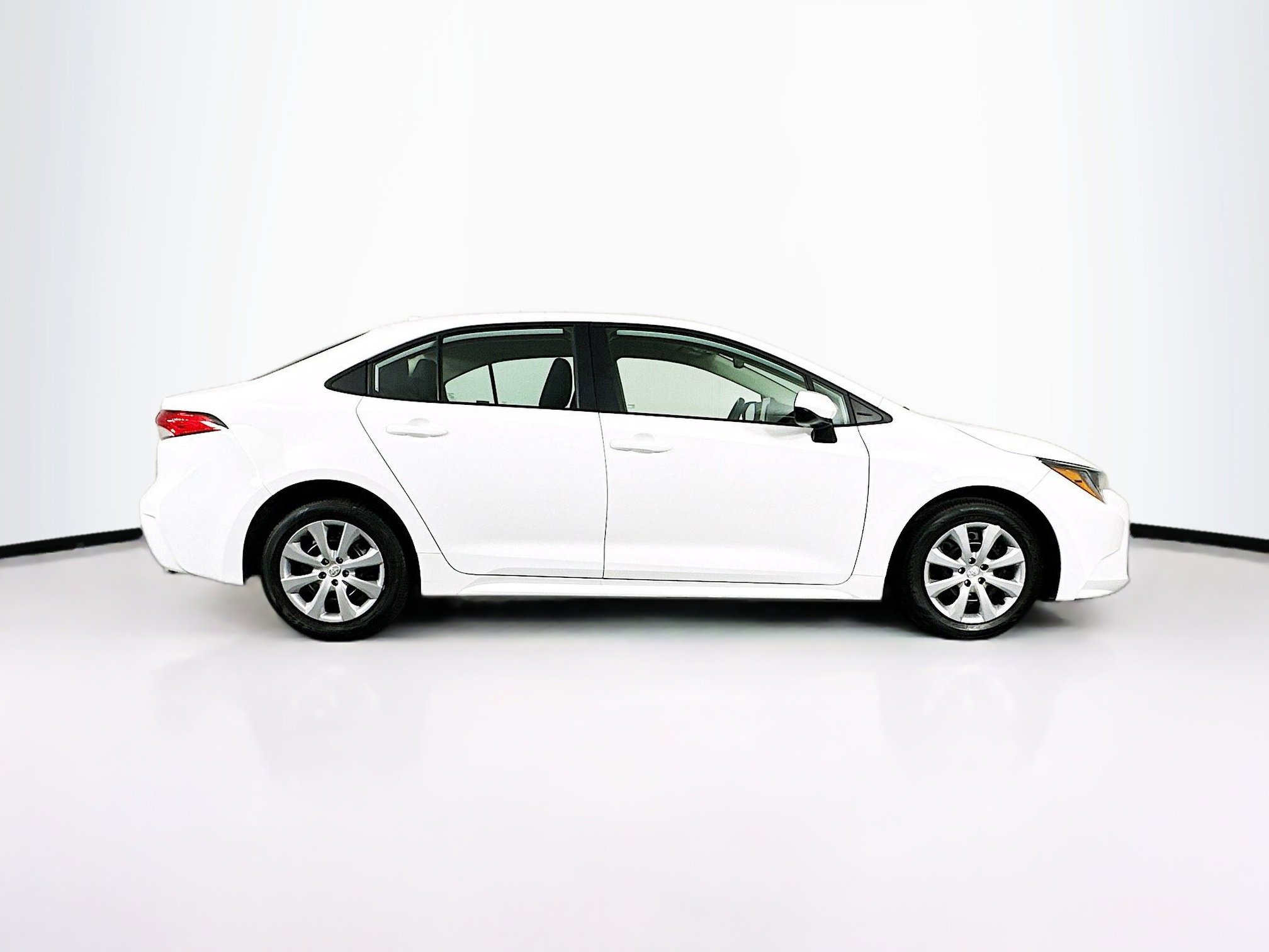 Used 2025 Toyota Corolla LE image 10