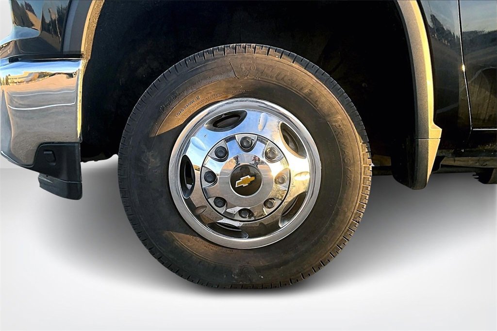 Used 2023 Chevrolet Silverado 3500 LT w/ Texas Edition image 33