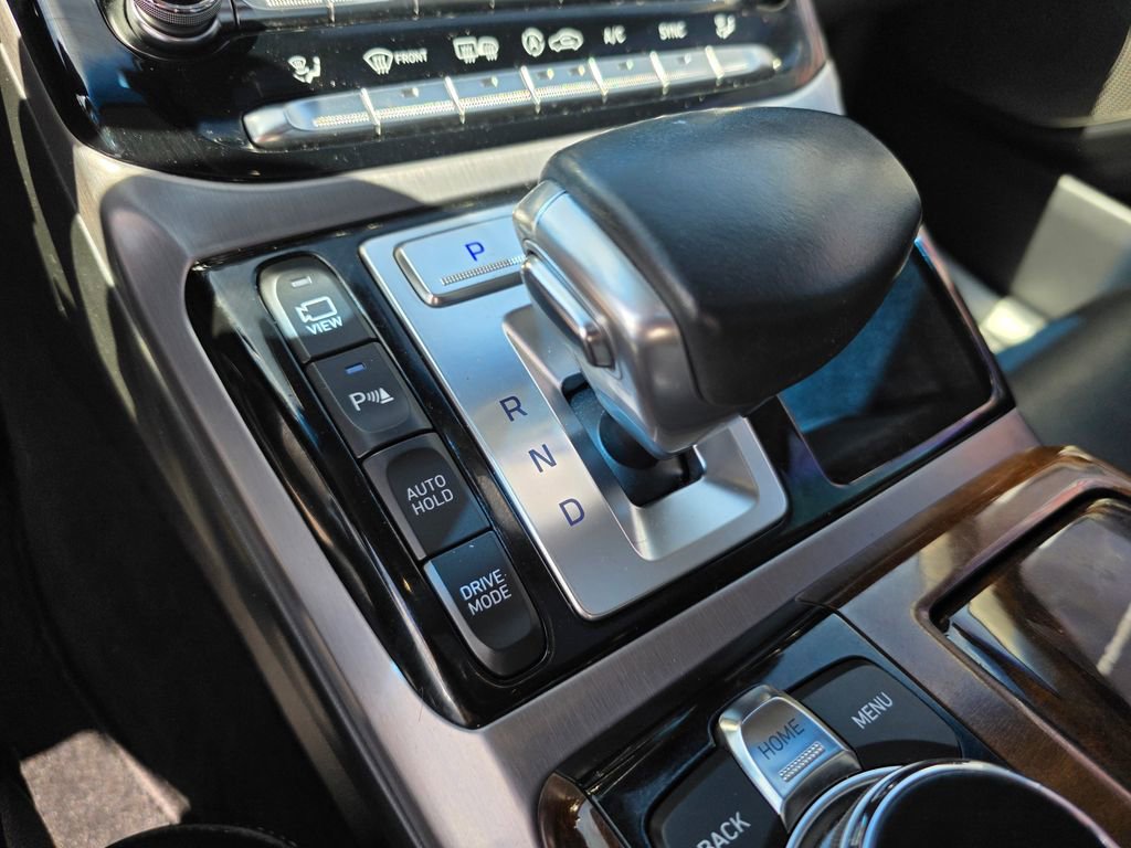 Used 2017 Genesis G90 3.3T Premium image 18