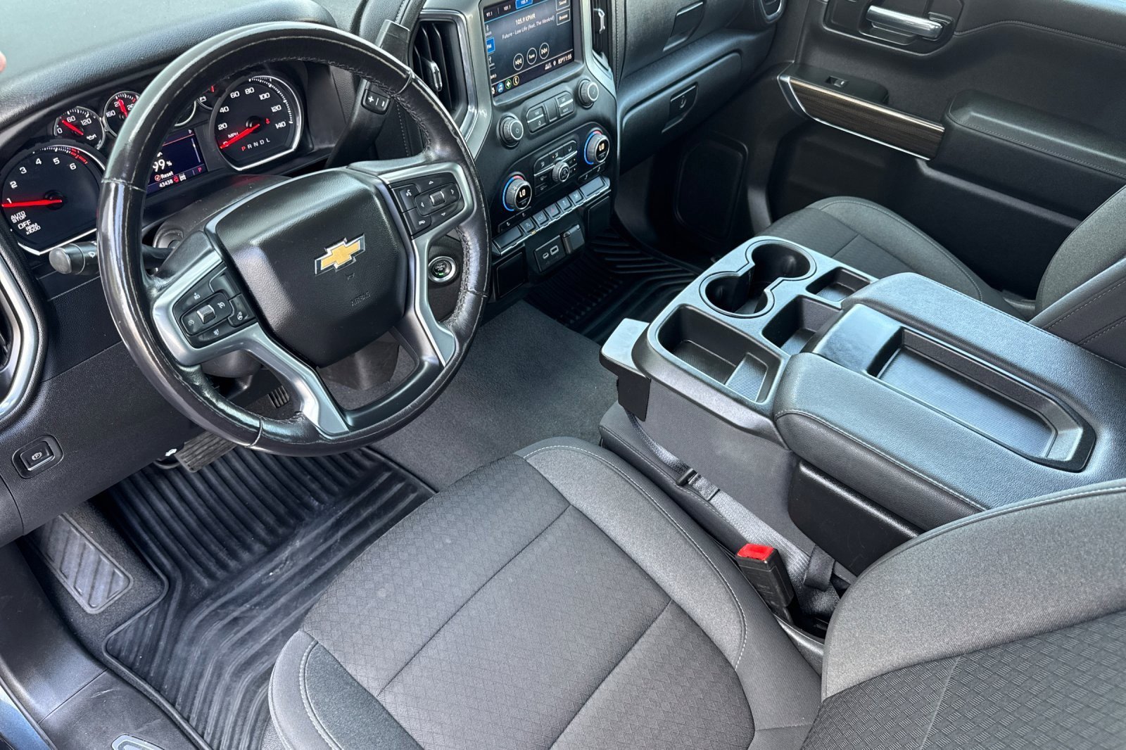 Used 2022 Chevrolet Silverado 1500 LT image 9