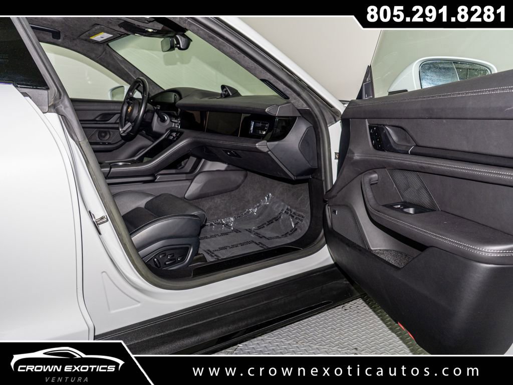 Used 2024 Porsche Taycan GTS image 34