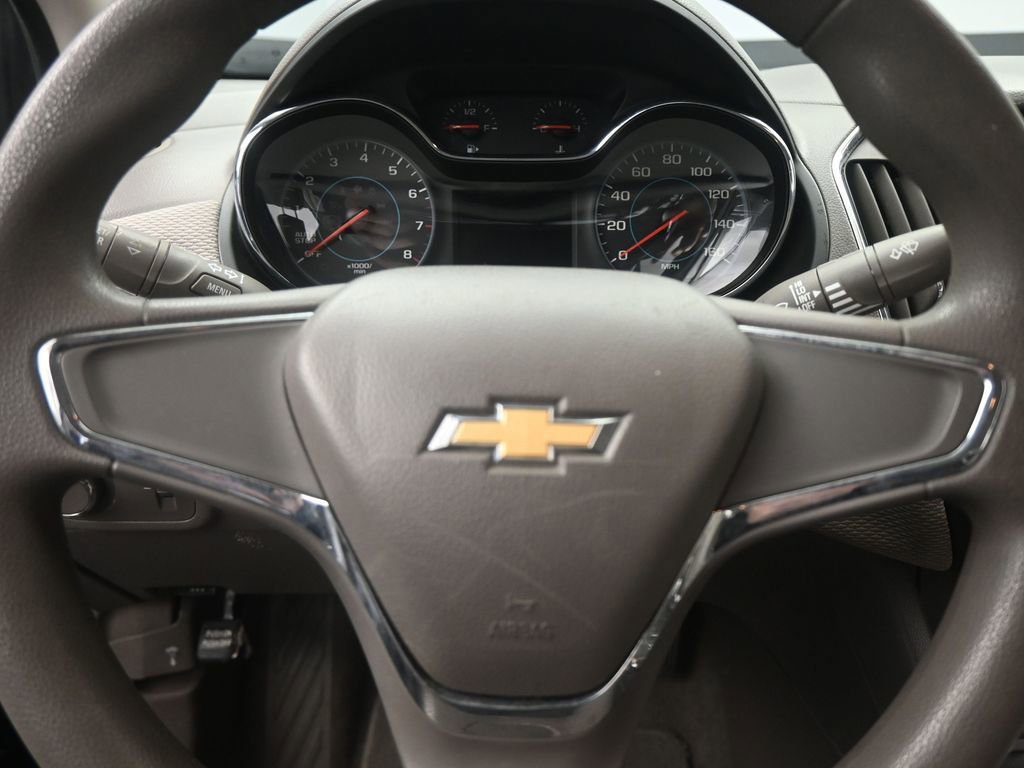 Used 2018 Chevrolet Cruze LS image 18