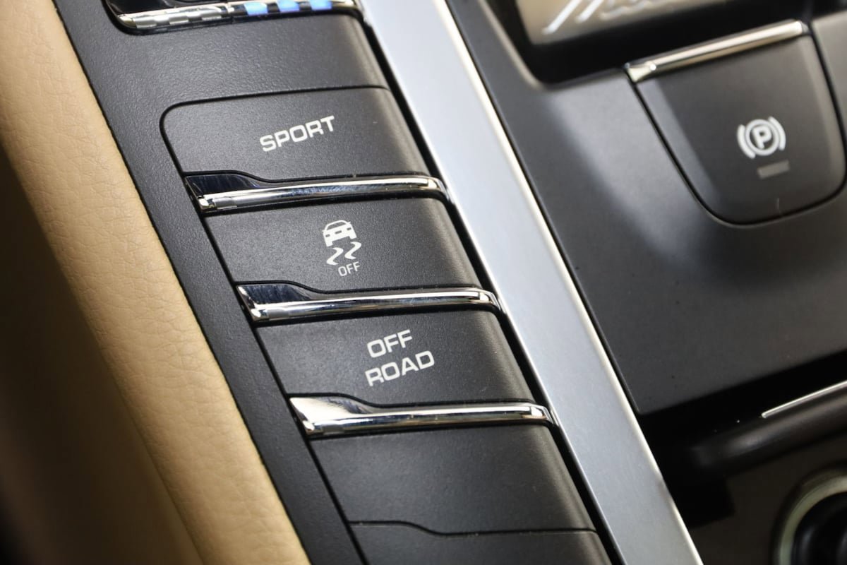 Used 2019 Porsche Macan AWD/4WD image 29