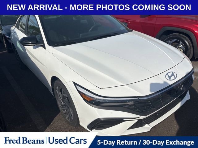 Used 2025 Hyundai Elantra SEL FWD image 4