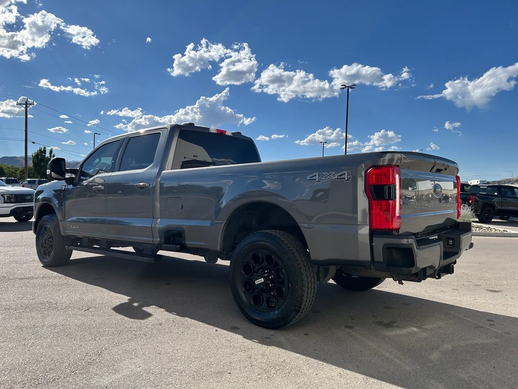 Used 2026 Ford F350 Lariat w/ Black Appearance Package AWD/4WD image 4