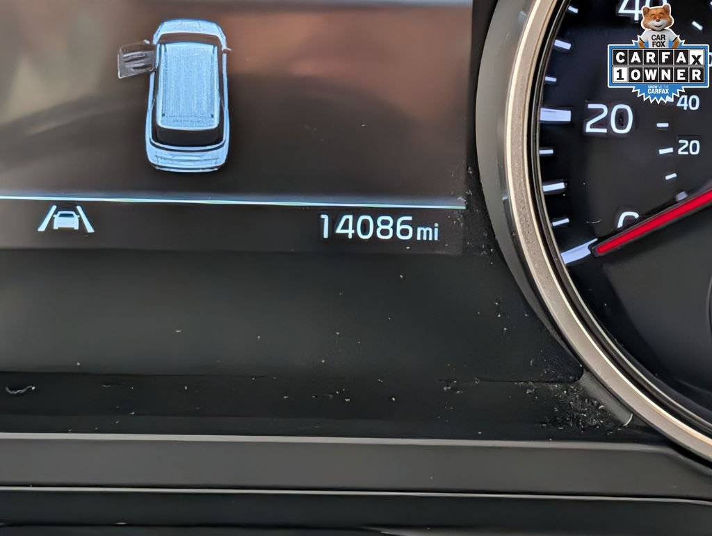 Certified 2024 Kia Carnival LX FWD image 18