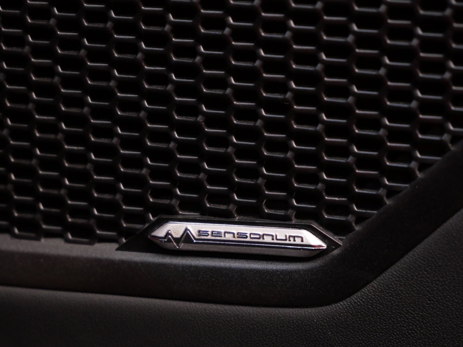 Used 2021 Lamborghini Huracan EVO image 18