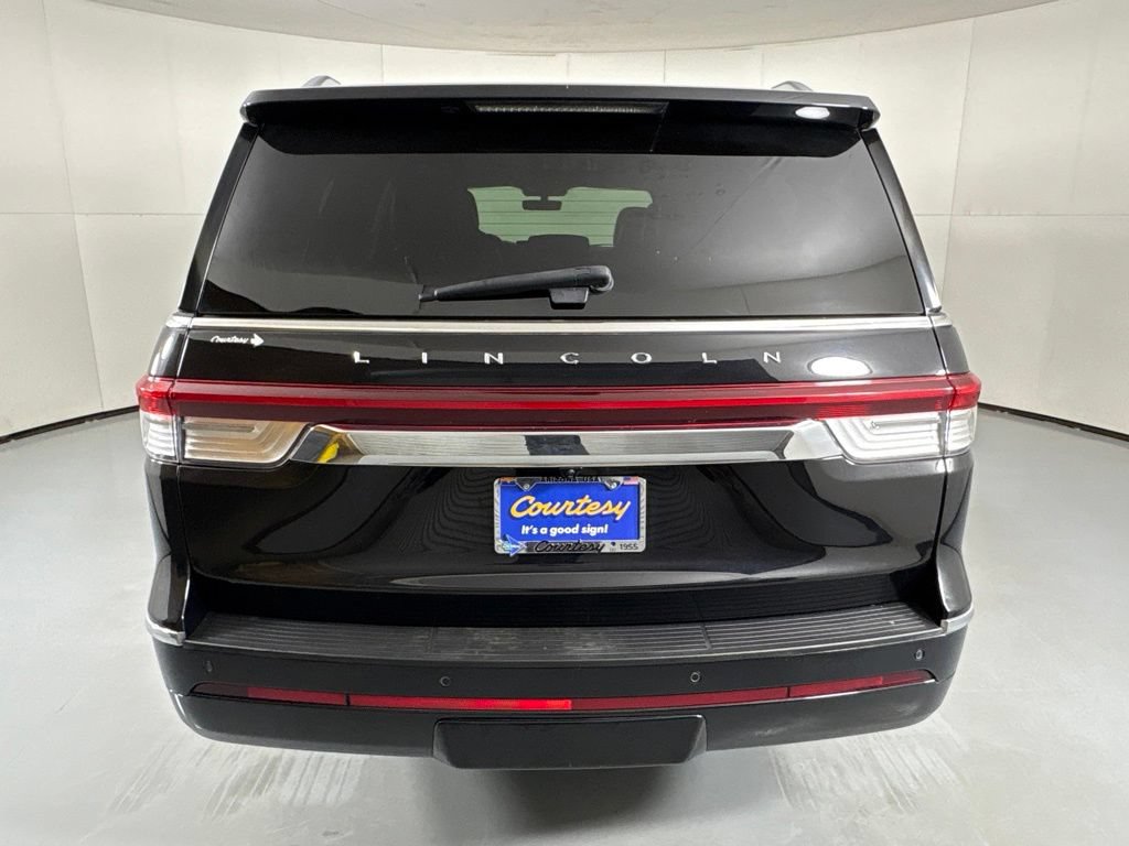 Used 2023 Lincoln Navigator L Reserve AWD/4WD image 7