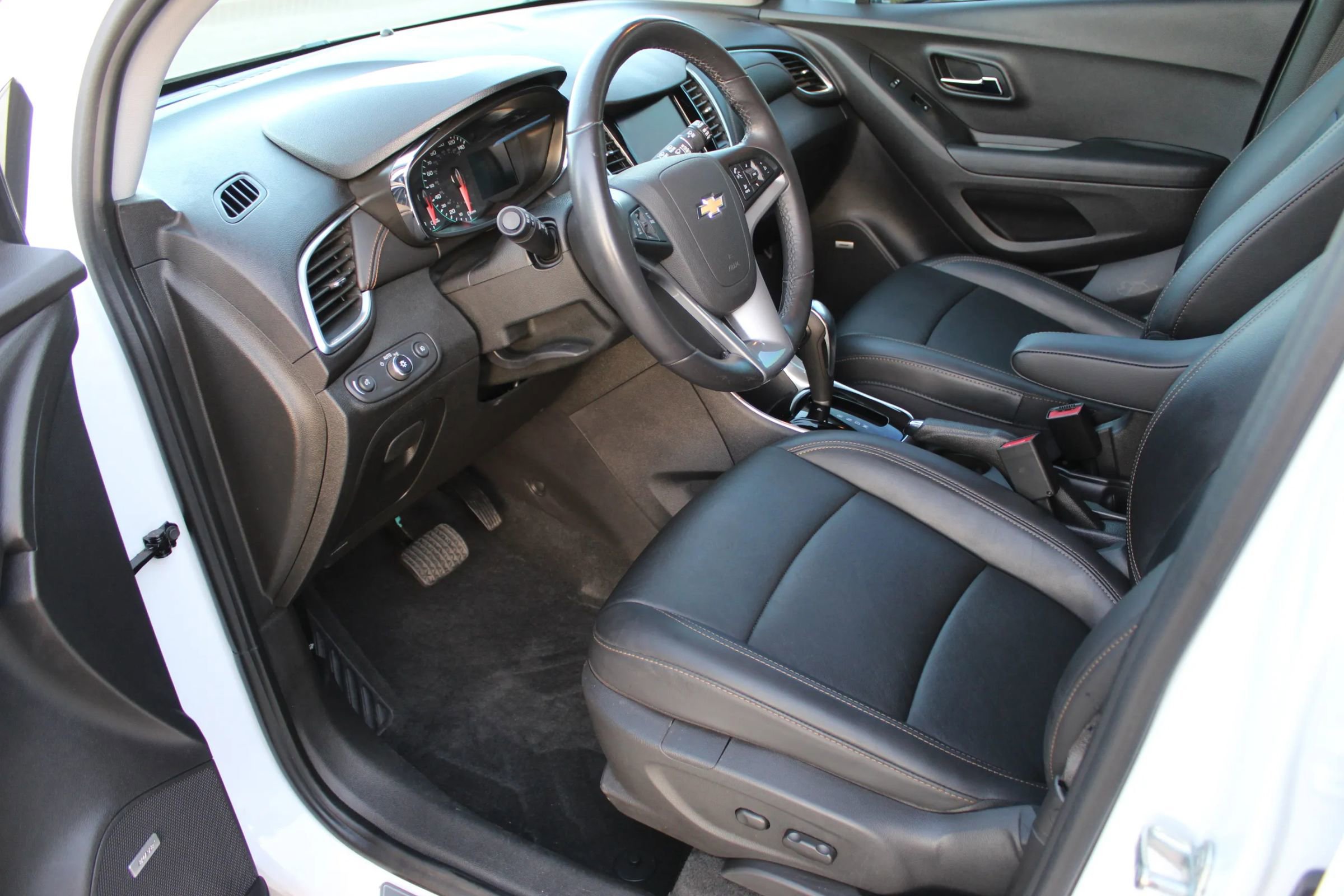 Used 2020 Chevrolet Trax Premier image 11