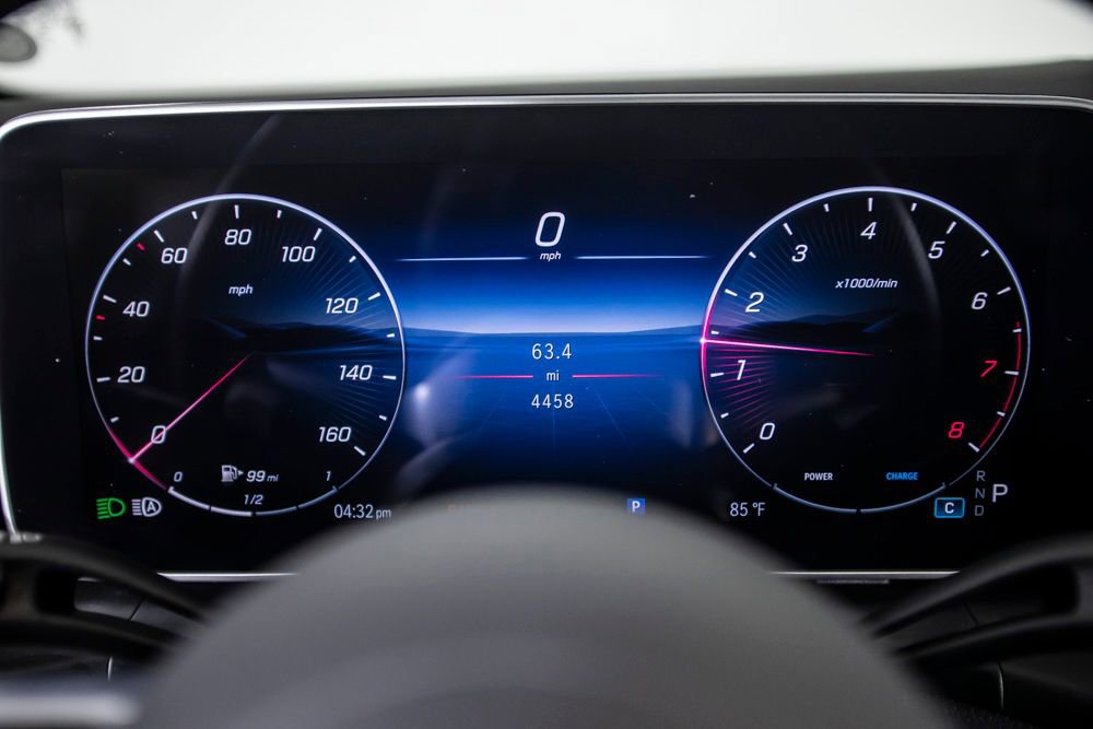 Used 2025 Mercedes-Benz GLC 300 w/ AMG Line image 25