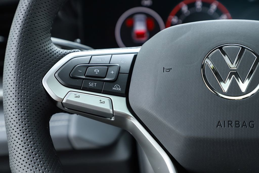 New 2026 Volkswagen Tiguan SE R-Line image 21