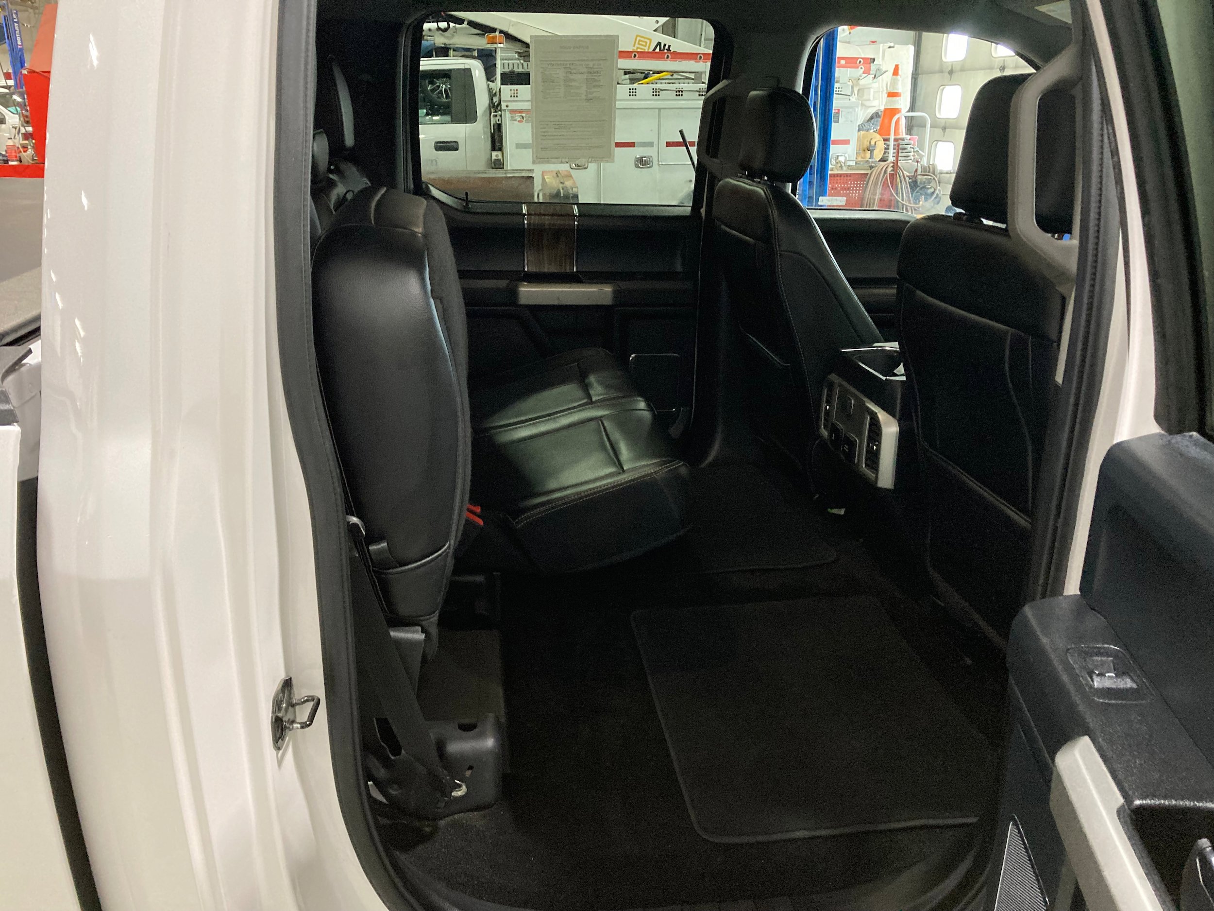 Used 2019 Ford F150 Lariat AWD/4WD image 11
