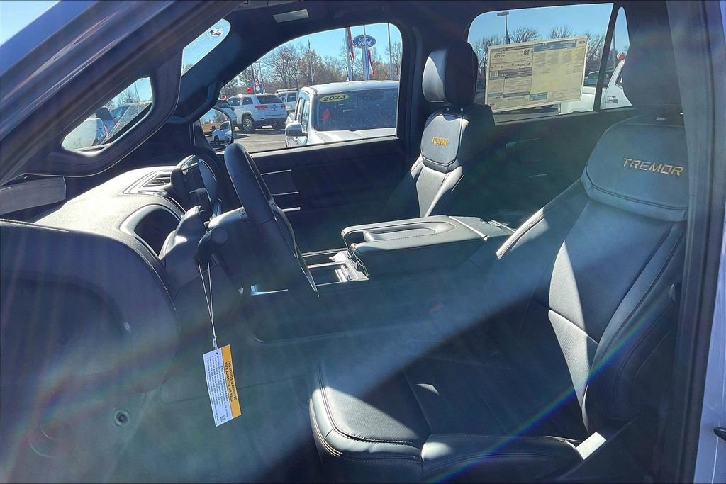 New 2025 Ford Expedition Tremor image 9