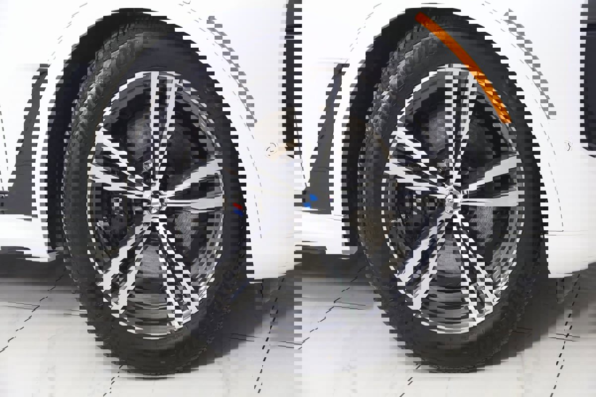 Used 2023 BMW X7 xDrive40i w/ M Sport Package image 18