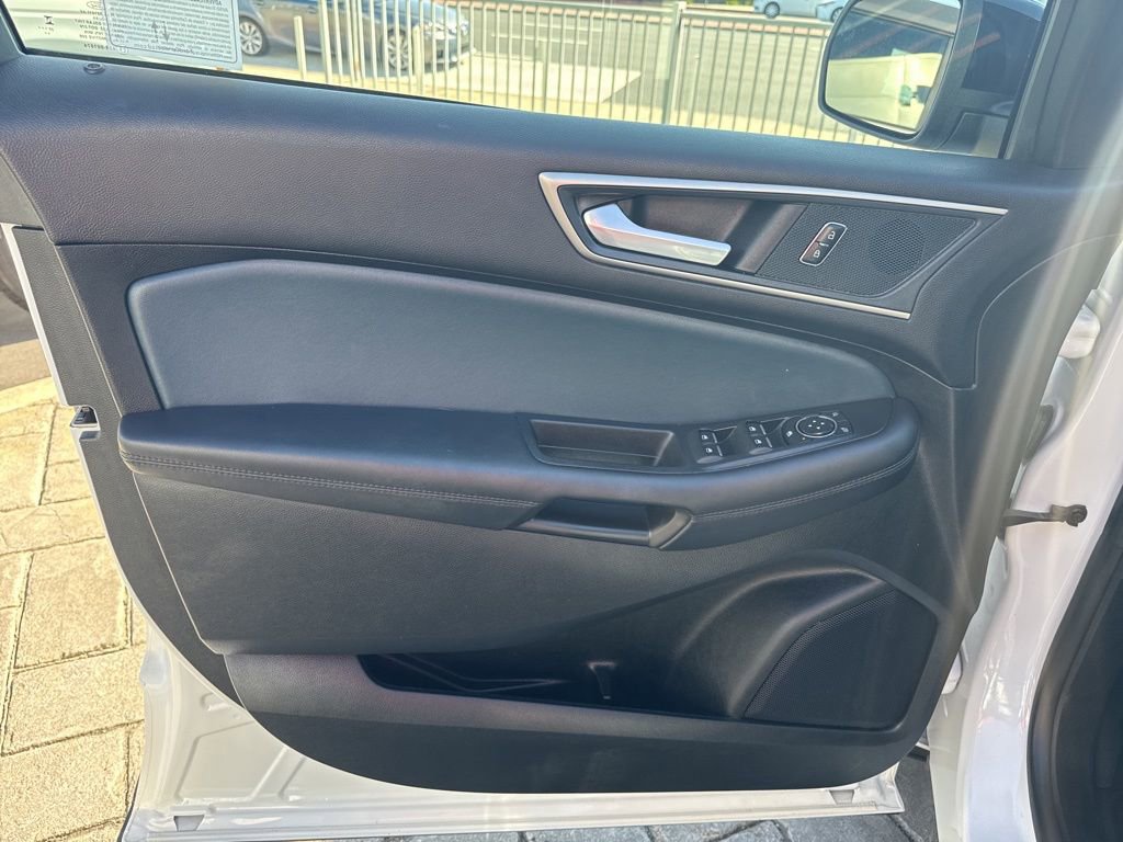 Used 2024 Ford Edge SEL w/ Sport Appearance Package image 13
