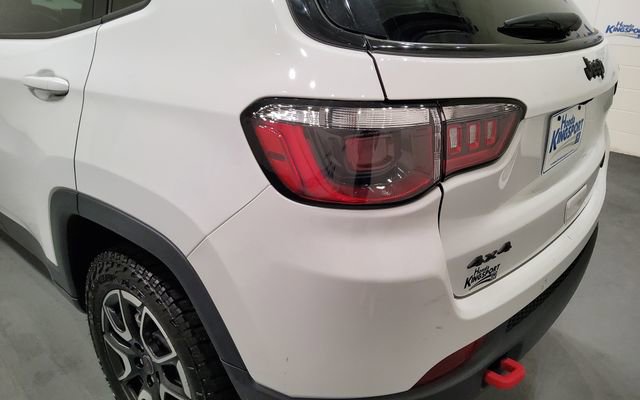 Used 2025 Jeep Compass Trailhawk AWD/4WD image 9