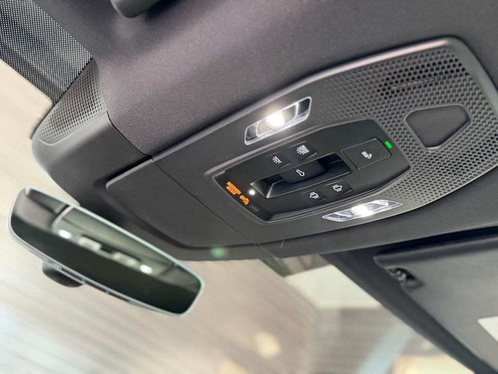 Certified 2024 Porsche Macan 4 Electric AWD/4WD image 22