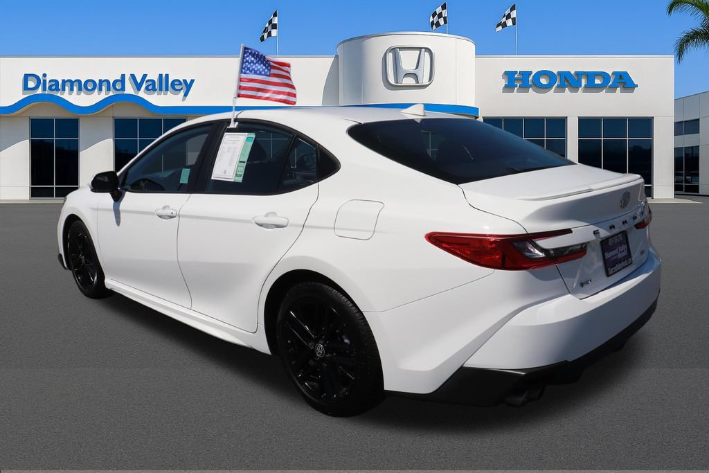 Used 2025 Toyota Camry SE FWD image 4