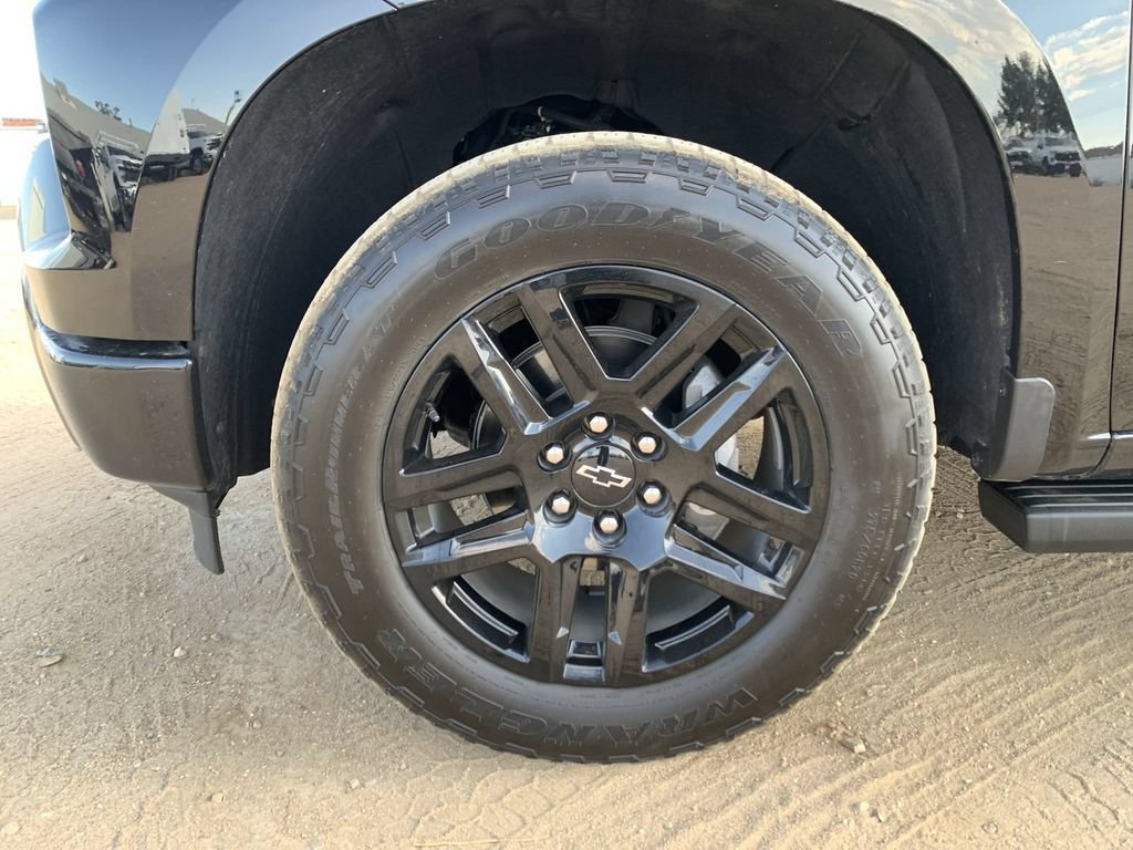 Certified 2025 Chevrolet Silverado 1500 High Country w/ Midnight Edition AWD/4WD image 32