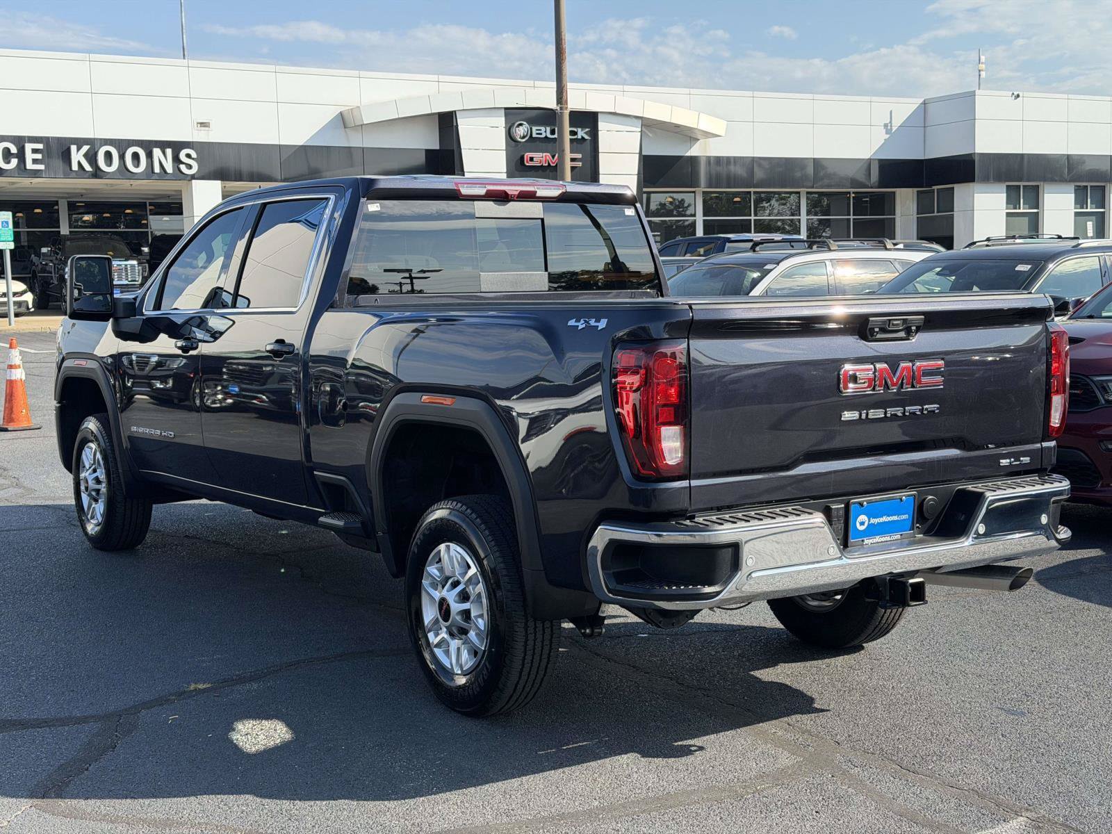 Used 2026 GMC Sierra 2500 SLE w/ SLE Value Package; AWD/4WD image 3