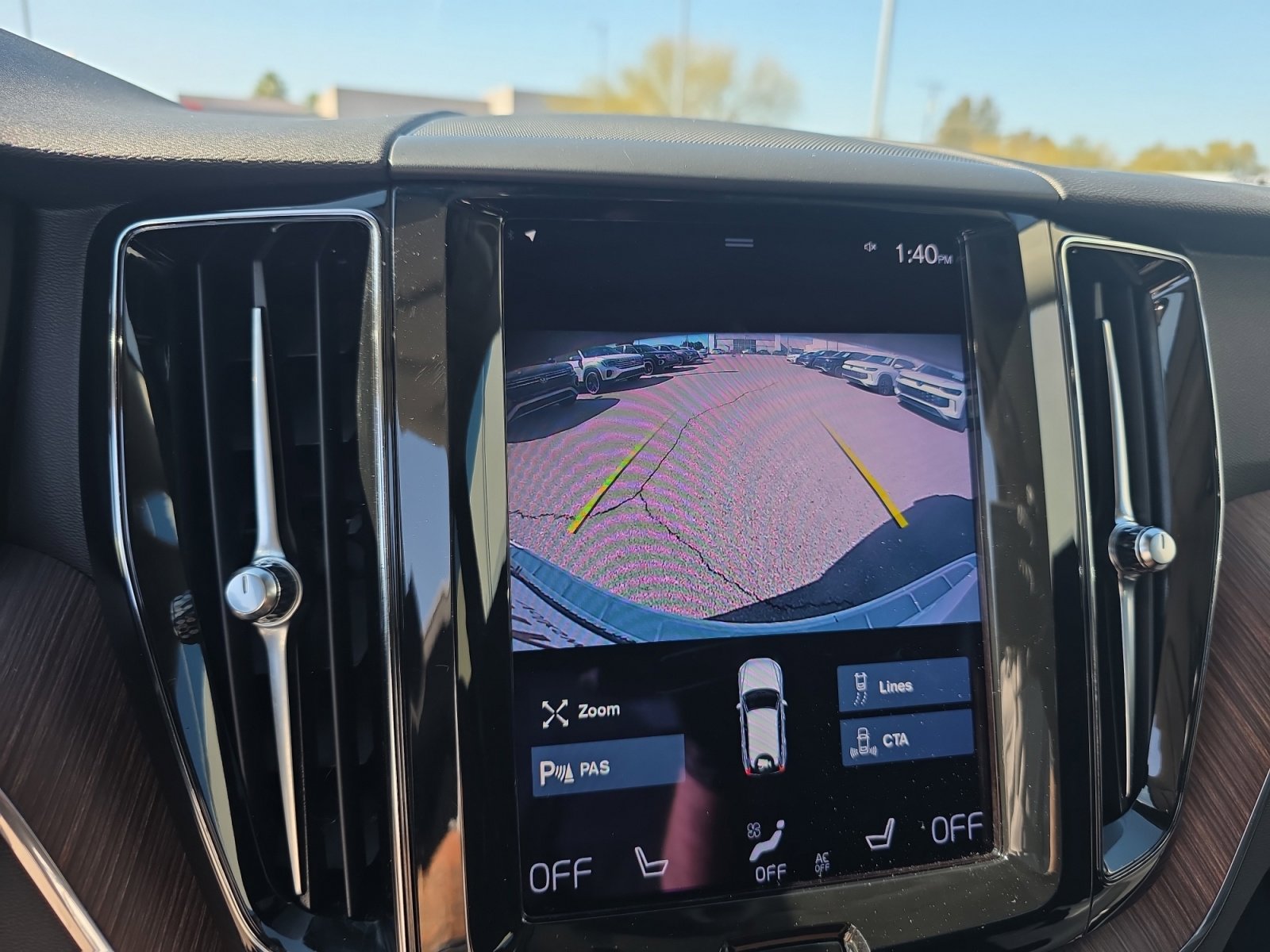 Used 2021 Volvo XC60 T5 Momentum w/ Premium Package image 29