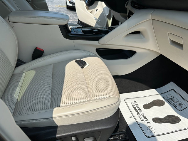 Used 2022 Buick Envision Essence w/ Technology Package I image 35