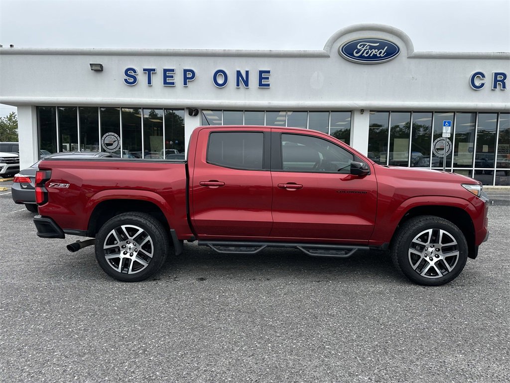 Used 2023 Chevrolet Colorado Z71 w/ Z71 Convenience Package 2 image 11
