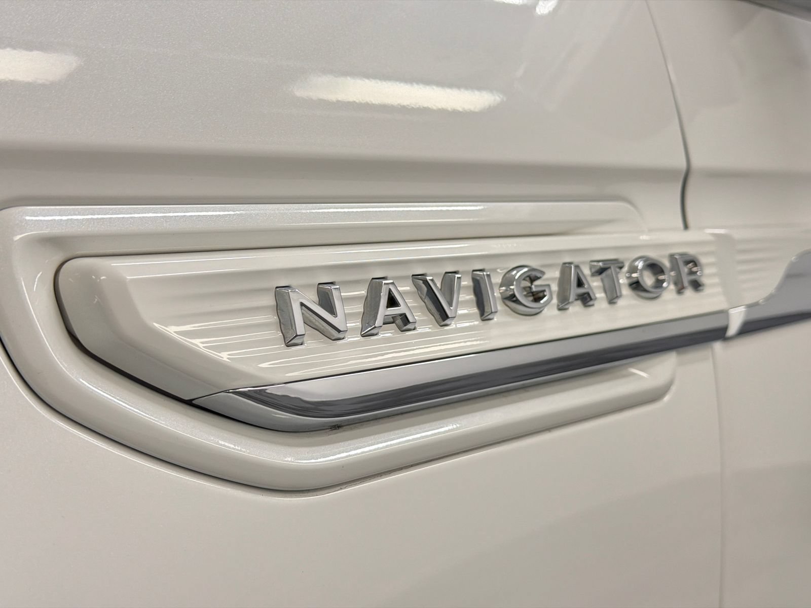 Certified 2023 Lincoln Navigator L Reserve AWD/4WD image 17